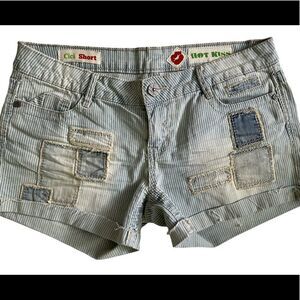 𝅺Hot Kiss blue/ white striped patchwork Cici shorts